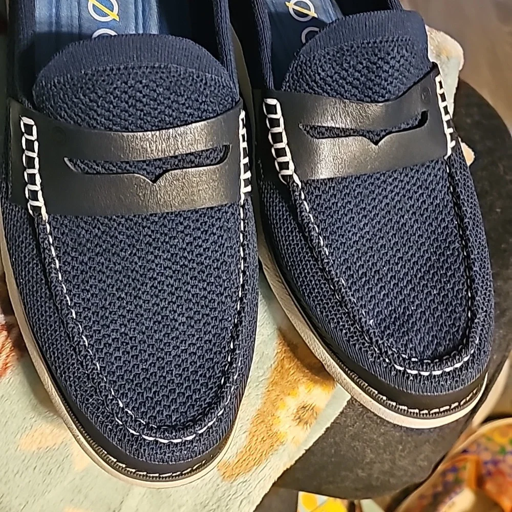 ZEROGRAND Mens sz 11.5 slip on dress shoes. Dark blue - Picture 2 of 6